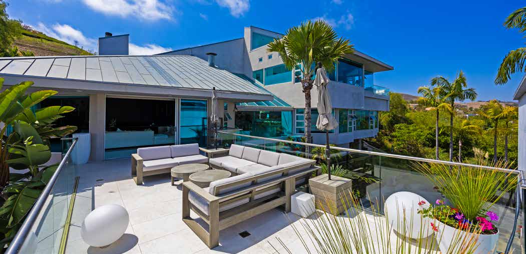 Ocean-view terrace